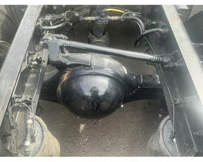 Meritor-Rockwell MR2014X Rear Axle Housing for a International LT625