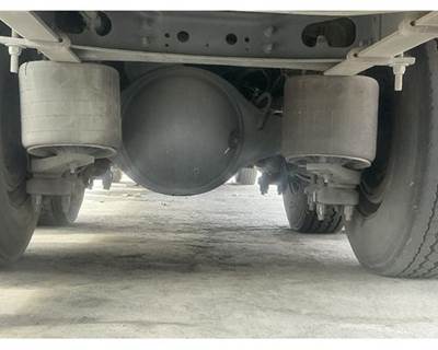 Meritor-Rockwell MR2014X Rear Axle Housing for a International 4400
