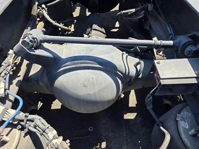 Meritor-Rockwell MRL2014X Rear Axle Housing for a Freightliner Cascadia 113