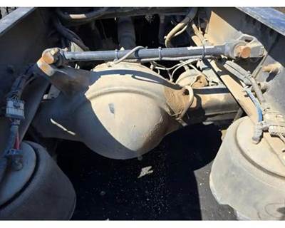 Meritor-Rockwell MRL2014XH Rear Axle Housing for a Freightliner CORONADO