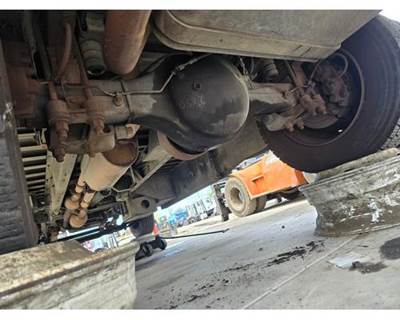 Meritor-Rockwell MS10113 Rear Axle Housing for a Workhorse W42