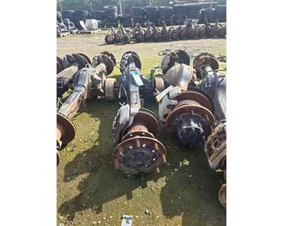 Meritor-Rockwell MS113 Rear Axle Housing for a Workhorse Custom Chassis W62