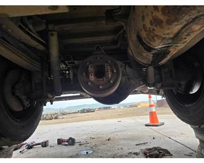 Meritor-Rockwell MS12113 Rear Axle Housing for a Workhorse W42