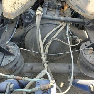 Meritor-Rockwell R170 Rear Axle Housing for a Freightliner FL Cabover