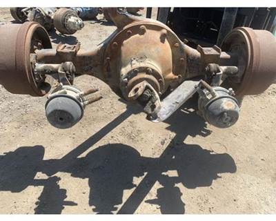 Meritor-Rockwell R170 Rear Axle Housing for a Freightliner FLC120