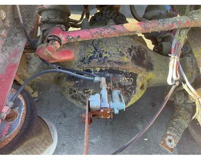 Meritor-Rockwell R170 Rear Axle Housing for a Freightliner FL Cabover