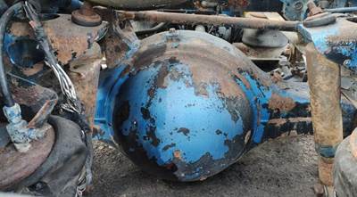 Meritor-Rockwell RR20140 Rear Axle Housing for a Peterbilt 377