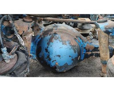 Meritor-Rockwell RR20140 Rear Axle Housing for a Peterbilt 377