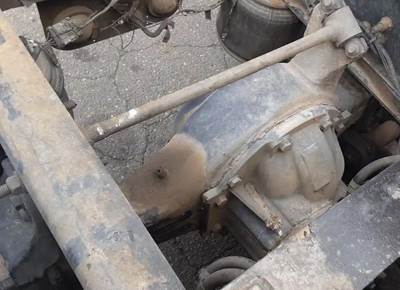 Meritor-Rockwell RR20145 Rear Axle Housing for a Freightliner Cascadia 125