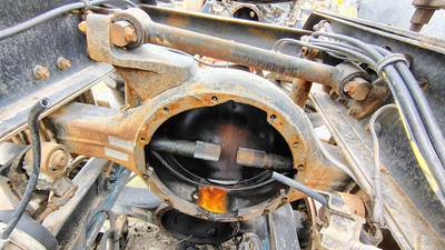 Meritor-Rockwell RR23160 Rear Axle Housing for a White WIM