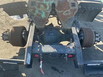 Meritor-Rockwell RR/RS23160 Rear Axle Housing for a Freightliner Cascadia 113