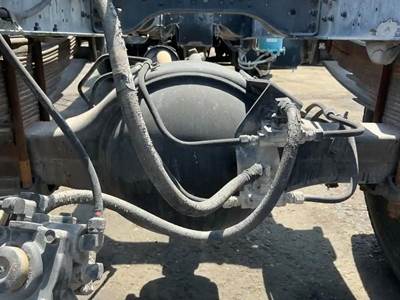 Meritor-Rockwell RS17140 Rear Axle Housing for a Ford F700