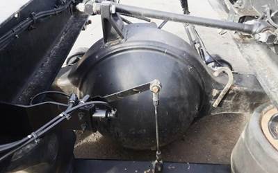 Meritor-Rockwell RS21160 Rear Axle Housing for a Peterbilt 579