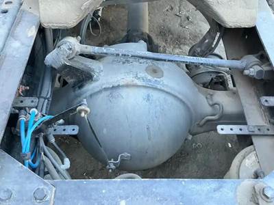 Meritor-Rockwell RS23160 Rear Axle Housing for a Meritor/Rockwell RS23160