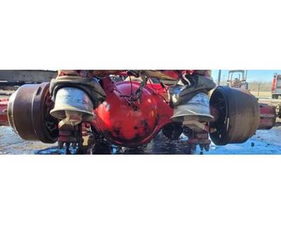 Meritor-Rockwell RS23160 Rear Axle Housing for a Freightliner FLD120