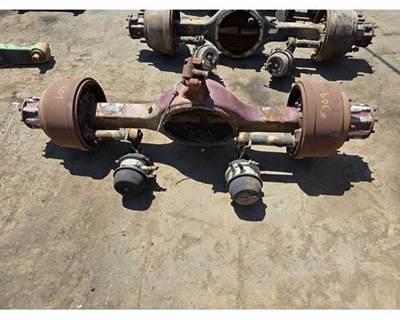 Meritor-Rockwell RS23160 Rear Axle Housing for a Freightliner FLD120