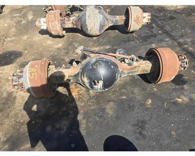 Meritor-Rockwell RS23161 Rear Axle Housing for a Freightliner Columbia 120