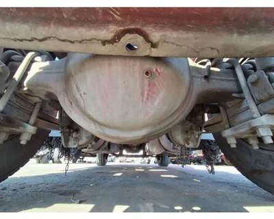 Meritor-Rockwell RS23186 Rear Axle Housing for a Freightliner Cascadia 125