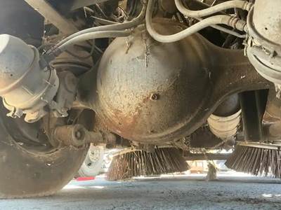 Meritor-Rockwell RS23240 Rear Axle Housing for a Freightliner FL70