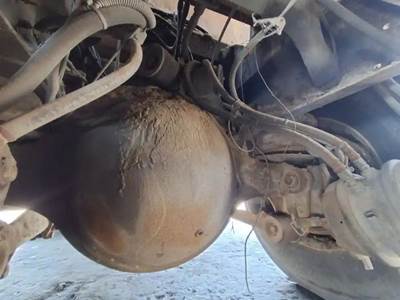 Meritor-Rockwell RS23240 Rear Axle Housing for a Freightliner FL70