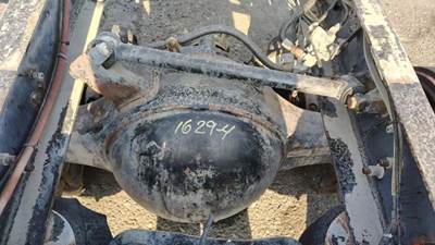 Meritor-Rockwell RSL23180 Rear Axle Housing for a Freightliner FLD120