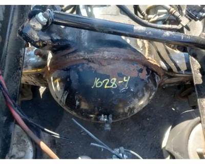 Meritor-Rockwell RSL23180 Rear Axle Housing for a Freightliner FLD120