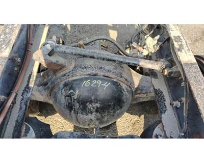 Meritor-Rockwell RSL23180 Rear Axle Housing for a Freightliner FLD120