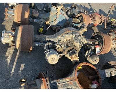 Meritor-Rockwell RSL23180 Rear Axle Housing for a Freightliner FLD120