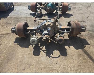 Meritor-Rockwell RSL23186 Rear Axle Housing for a Freightliner FLD120