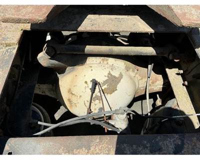 Meritor-Rockwell SQ100R Rear Axle Housing for a Freightliner FL Cabover