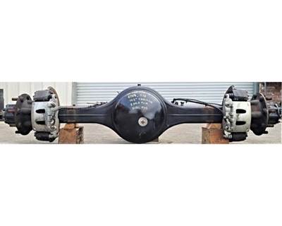 Spicer S150S Rear Axle Housing for a International 1652