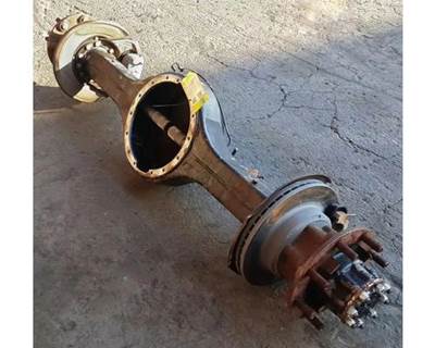 Spicer S150S Rear Axle Housing for a International 1652