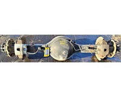 Spicer S150S Rear Axle Housing for a International 1652