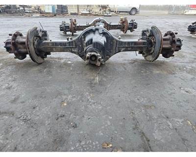 Spicer S150S Rear Axle Housing for a International 1652