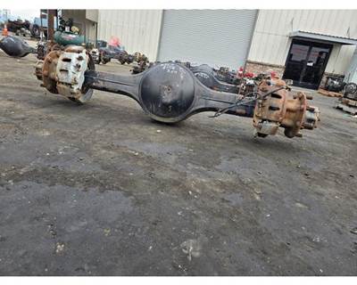 Spicer S150S Rear Axle Housing for a International 4700