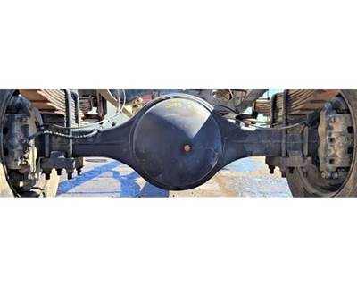 Spicer S150S Rear Axle Housing for a International 1652