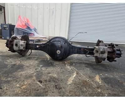 Spicer S150S Rear Axle Housing for a International 1652