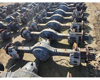 Spicer S150S Rear Axle Housing for a International 1652