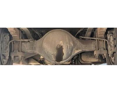 Spicer S150S Rear Axle Housing for a International 1652