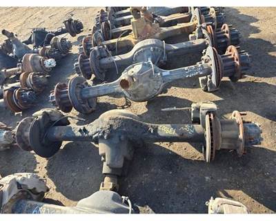 Spicer S150S Rear Axle Housing for a International 1652