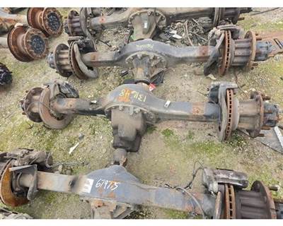 Spicer S150S Rear Axle Housing for a International 1652