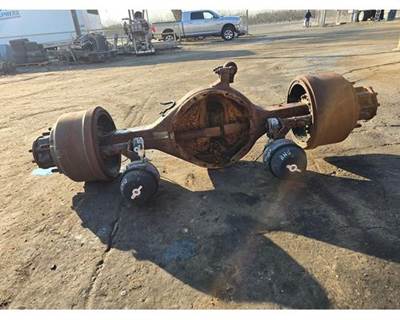 Spicer S23190 Rear Axle Housing for a Volvo VNM