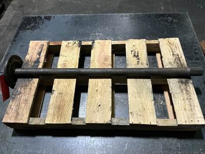 Meritor-Rockwell 579 Axle Shaft for a Peterbilt 579