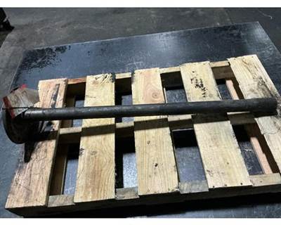 Meritor-Rockwell 579 Axle Shaft for a Peterbilt 579