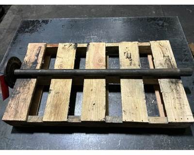 Meritor-Rockwell 579 Axle Shaft for a Peterbilt 579