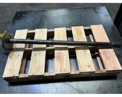 Meritor-Rockwell MD2014X Axle Shaft for a Kenworth T680