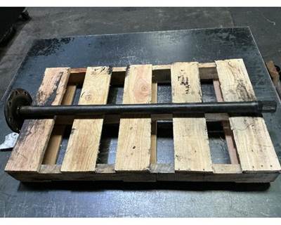 Meritor-Rockwell MD2014X Axle Shaft for a Volvo VNL