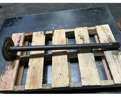 Meritor-Rockwell MD2014X Axle Shaft for a Volvo VNL