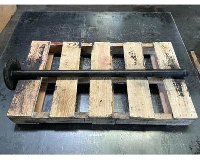 Meritor-Rockwell MD2014X Axle Shaft for a Freightliner Cascadia 125