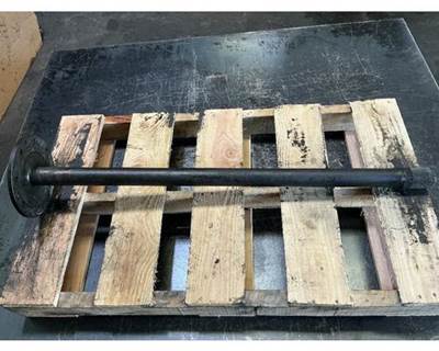 Meritor-Rockwell MD2014X Axle Shaft for a Freightliner Cascadia 125